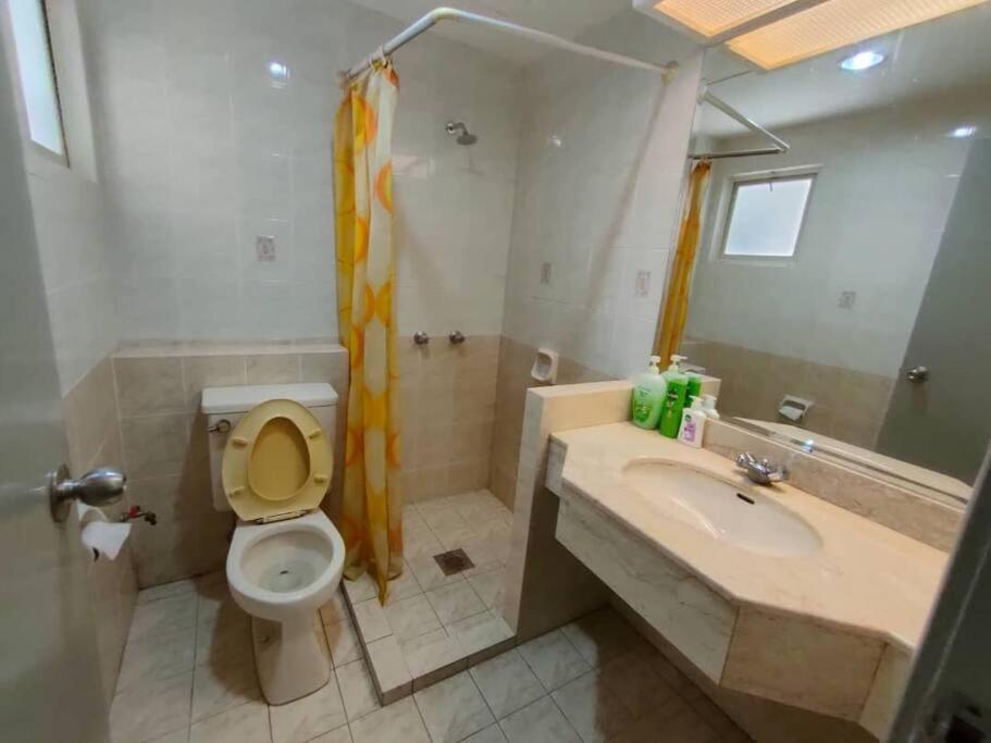 Kuching City 3Bedrooms Apartment エクステリア 写真